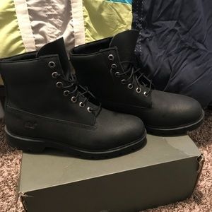 Black basic timberlands